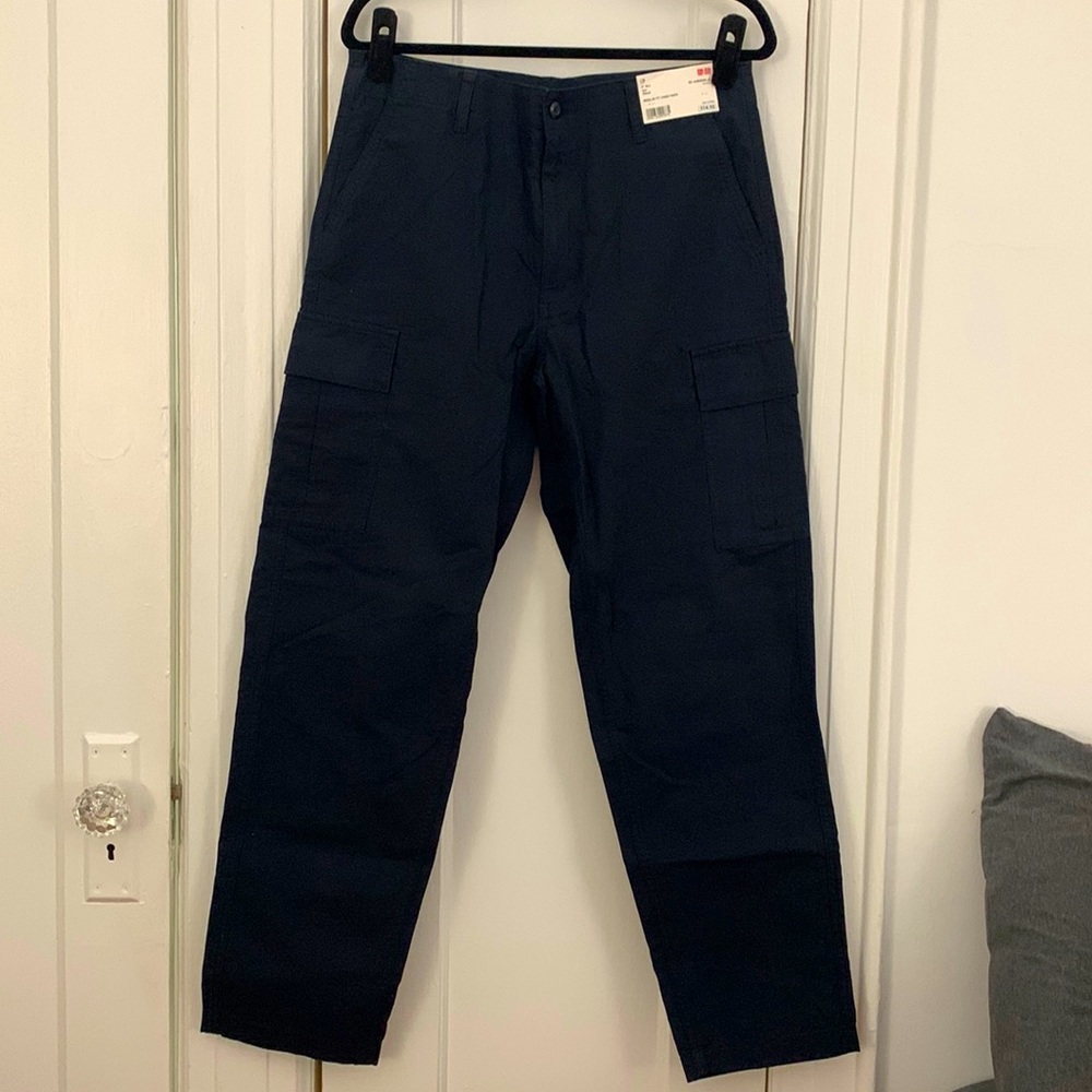 Uniqlo regular fit cargo pants, 32in waist- NWT